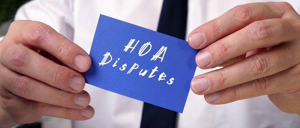 How to resolve homeowners' association disputes in Florida
